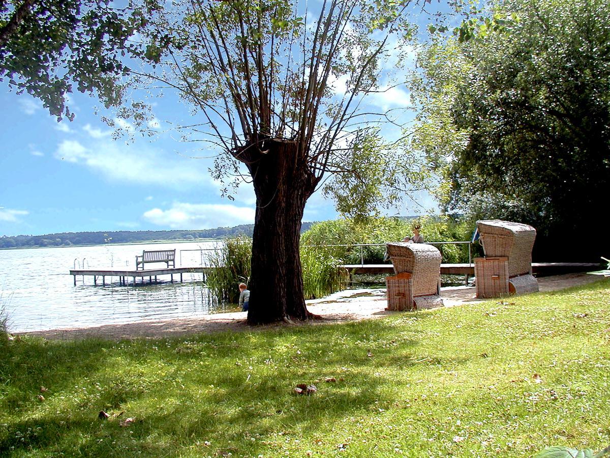 Seehotel Am Neuklostersee Exterior photo